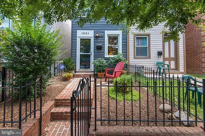 1821 12th St NW — Photo 2