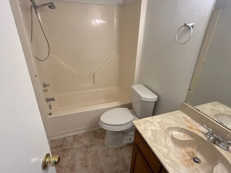5510 Brookview Ct #B — Photo 6
