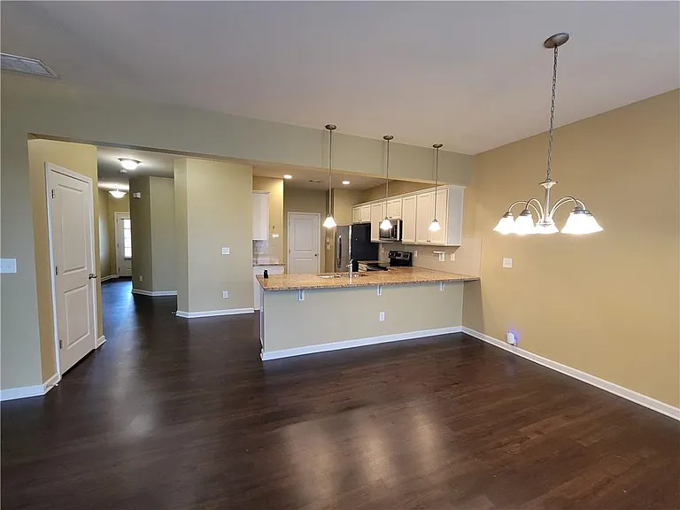 1525 Landmark Ln — Photo 1