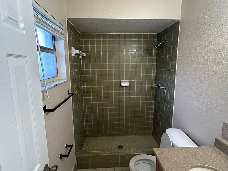 608 Cortez St — Photo 3
