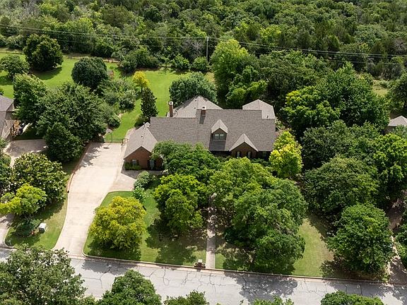 3rd image of 3816 Coachman Rd