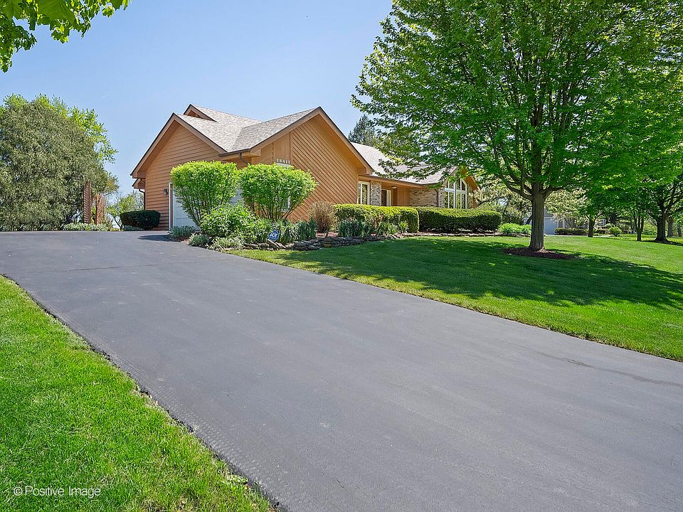 2nd image of 1S411 Cantigny Dr