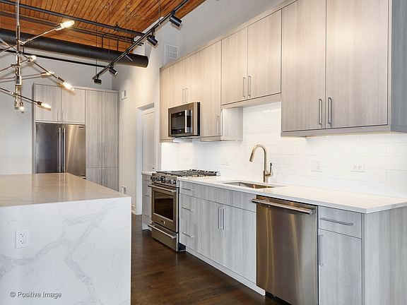 2nd image of 1725 W North Ave Suite 201