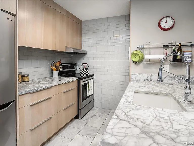 2880 S Locust St #S404 — Photo 4
