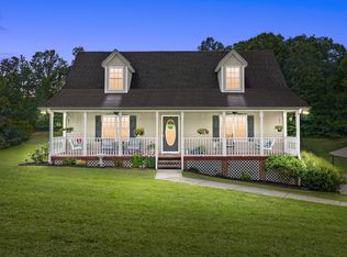 265 Sara Acres Dr, Tennessee Ridge, TN 37178