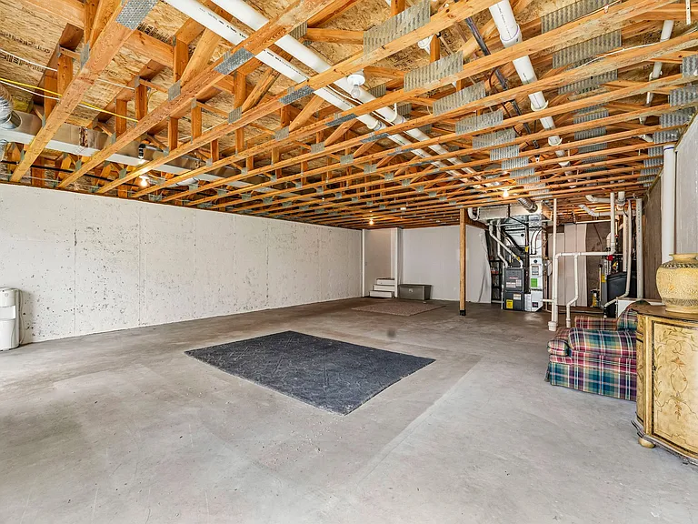 9519 Declaration Dr — Photo 46
