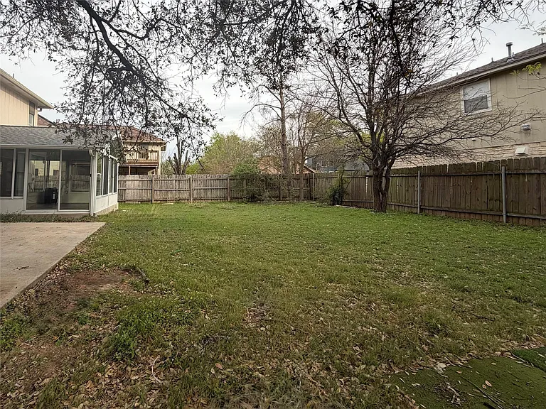 17844 Park Valley Dr — Photo 40