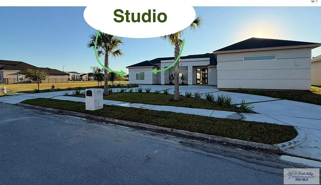 1 bed, 1.0 bath, 275 sqft, $1,000 — Photo 1