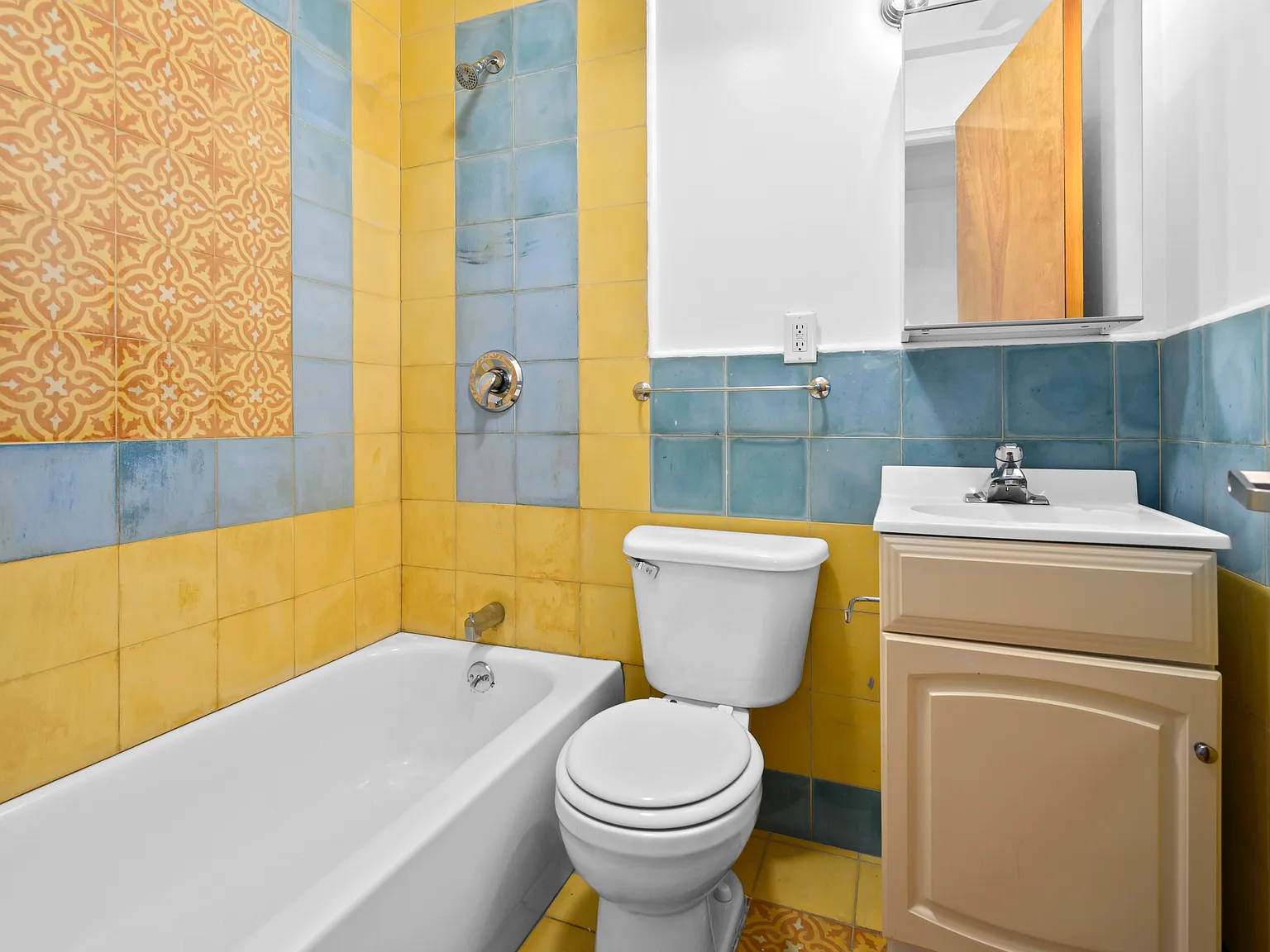 104 Avenue B — Photo 4