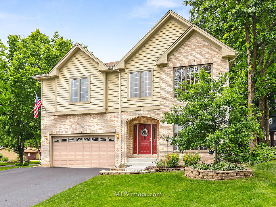 1st image of 210 Roslara Ct