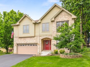 210 Roslara Ct, Bartlett, IL