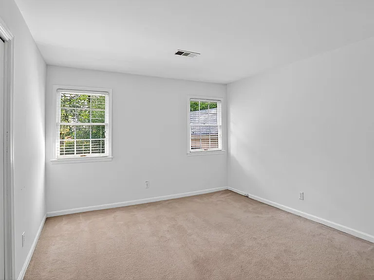 447 Cove Dr NE — Photo 17