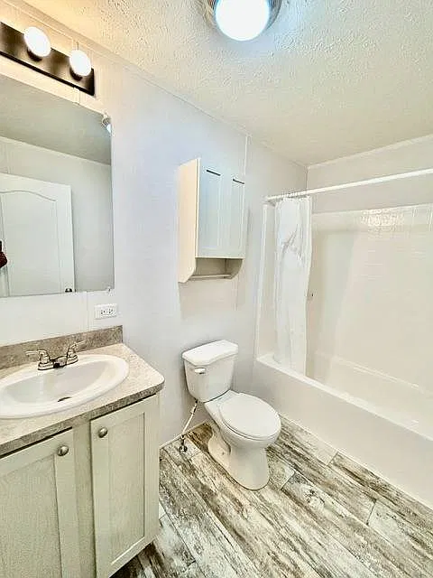 3 bed, 2.0 bath, 1034 sqft, $1,100 — Photo 4