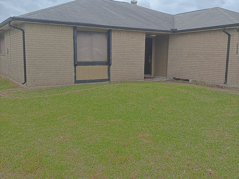 4041 S Windmere St — Photo 1