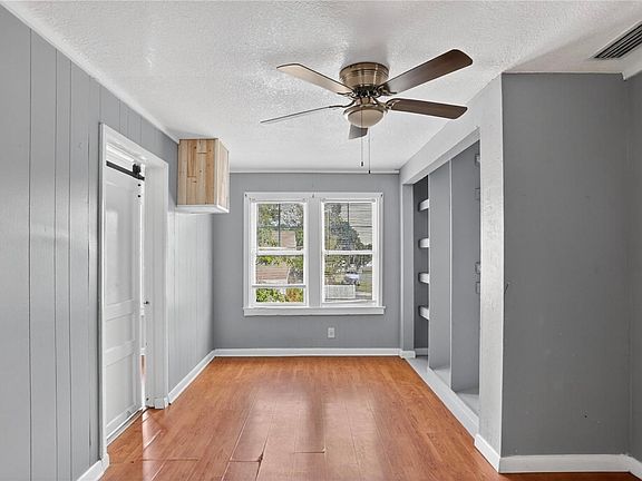 5th image of 102 1/2 Deen Blvd