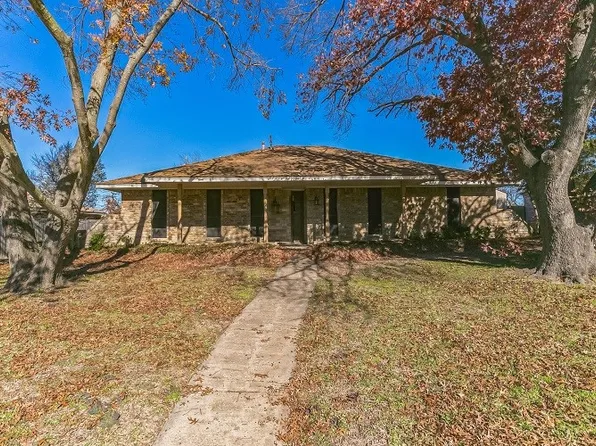 209 Abbey Ln, Desoto, TX 75115