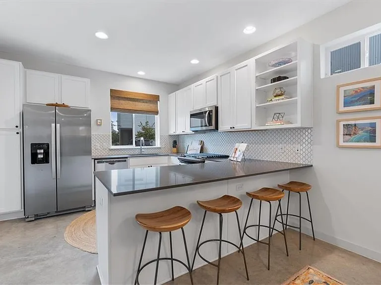 801 N Bluff Dr #18 — Photo 7