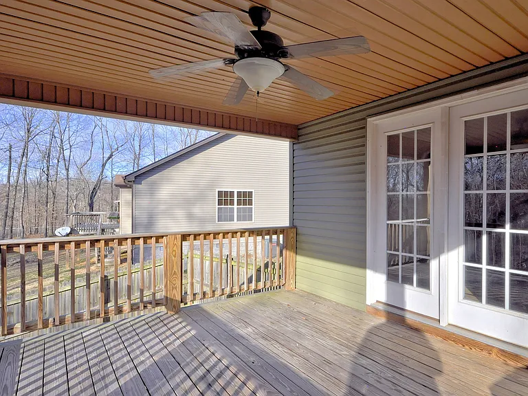 446 Cyprus Ct — Photo 36