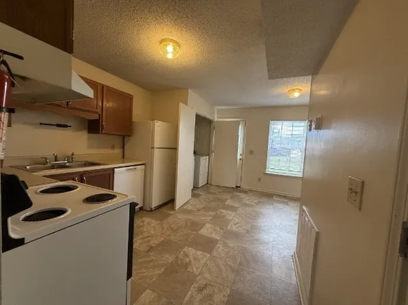 330 Audrea Ln APT 6, Clarksville, TN 37042