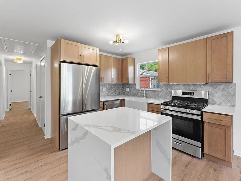 8117 Stow Rd — Photo 3