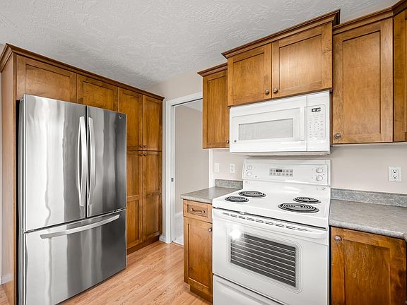 3rd image of 1291 Ridgemount Dr