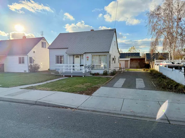 621 S 13th St, Sunnyside, WA 98944