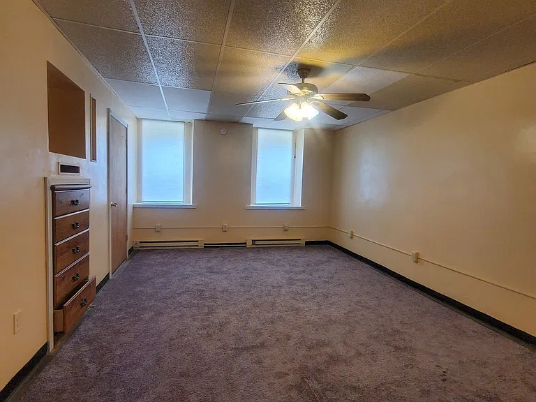 320 Washington St — Photo 6