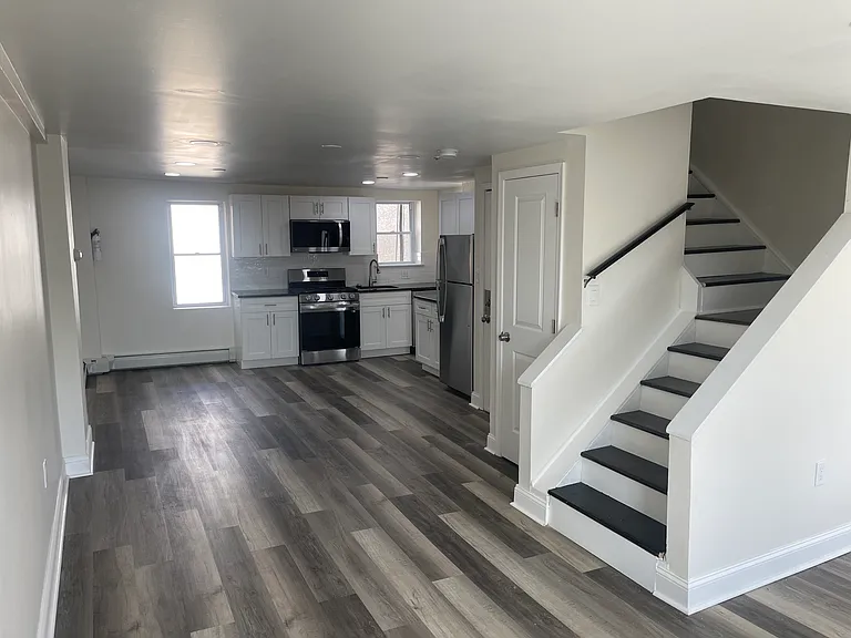 704 S 5th St #3 — Photo 10