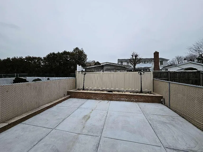 783 Rossville Ave #2 — Photo 10