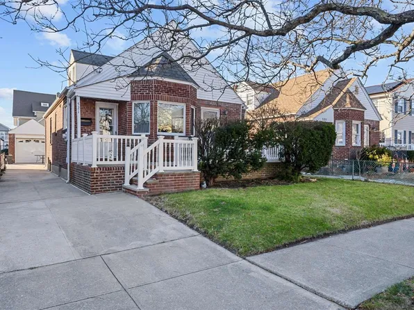 521 Beach 128th Street, Belle Harbor, NY 11694