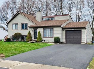 35 Jennifer Cir, Rochester, NY 14606