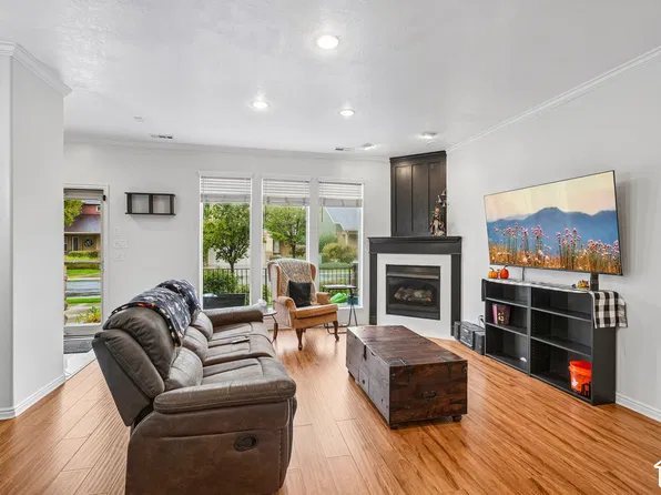 895 Waterside Dr, Farmington, UT 84025