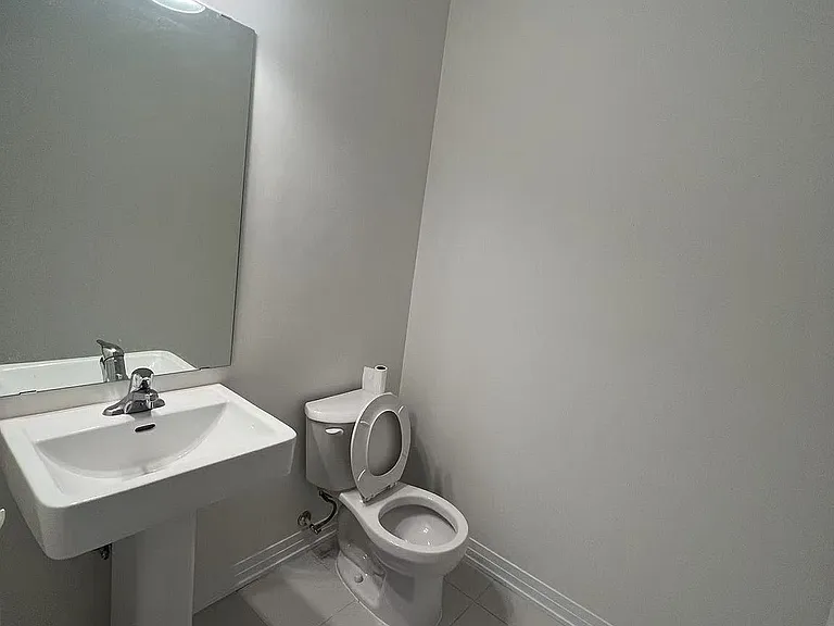 11405 Leslie St — Photo 11