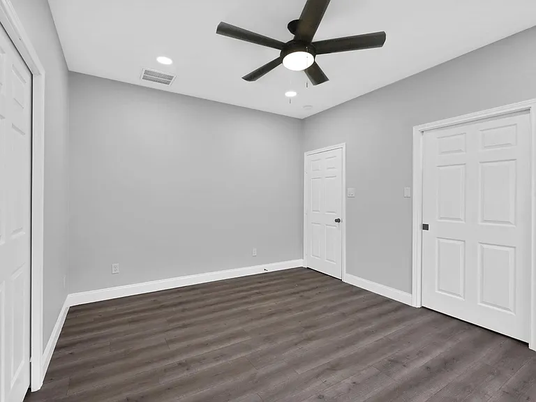 5604 Sherman St — Photo 13
