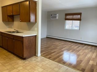 1566 Woodbridge St #8, Saint Paul, MN 55117