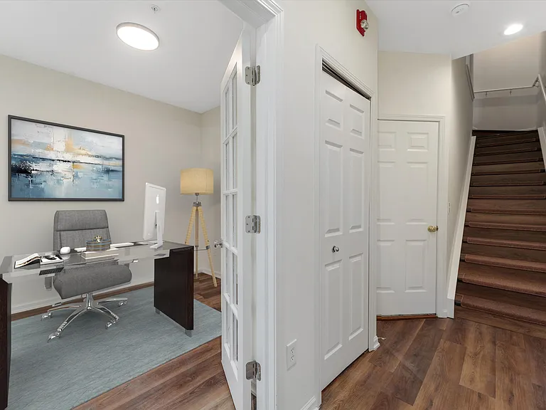 548 Graten St — Photo 20