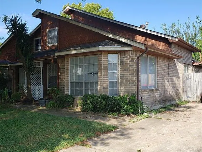 17010 Pastoria Dr — Photo 5