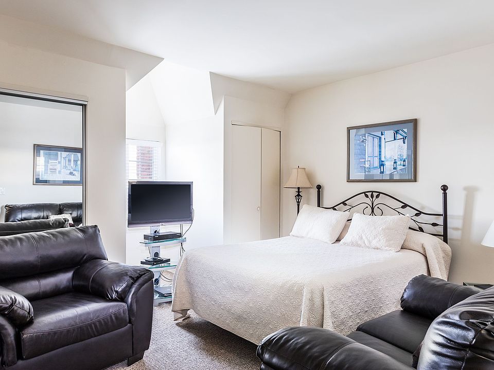 1st image of 236 Edgemere St #416