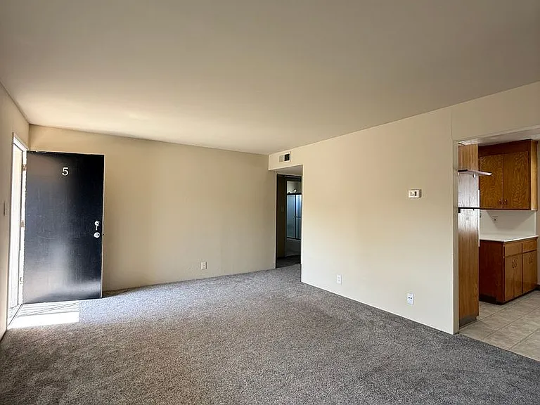 1551 Alta Glen Dr — Photo 4