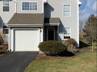 7955 Cross Creek Cir, Breinigsville, PA 18031