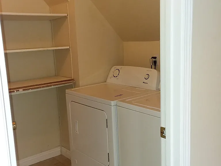 140 Walti St — Photo 11