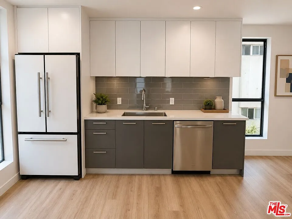 2 bed, 1.5 bath, 1246 sqft, $5,400 — Photo 3