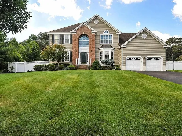 9 Angelina Ct, Monroe Township, NJ 08831