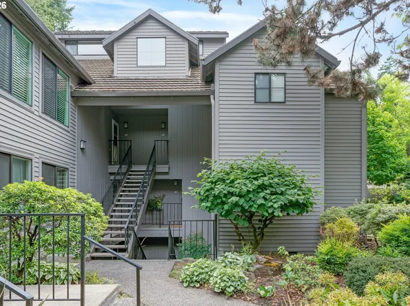 4000 Carman Dr APT 60, Lake Oswego, OR 97035