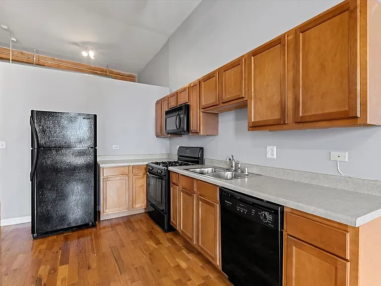 1822 S Bishop St #309 — Photo 2