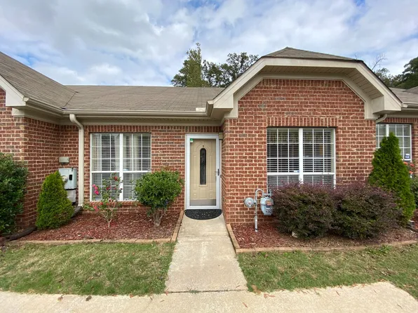 2807 Southwood Ln, Bessemer, AL 35022