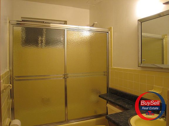 4th image of 2156 43rd St #2