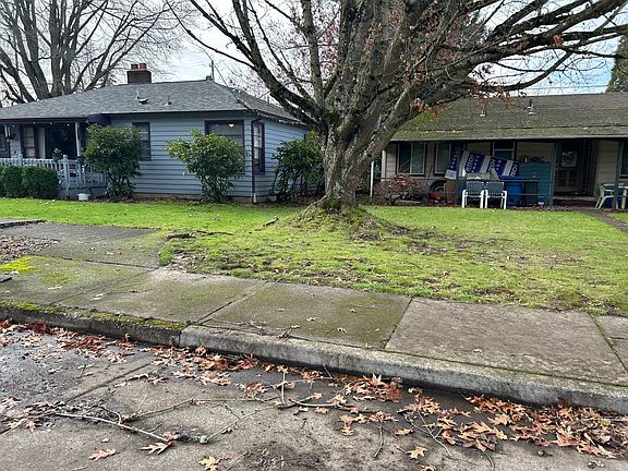 2nd image of 1935 24th St NE
