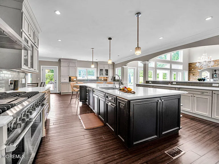 2 Hop Brook Ln — Photo 25