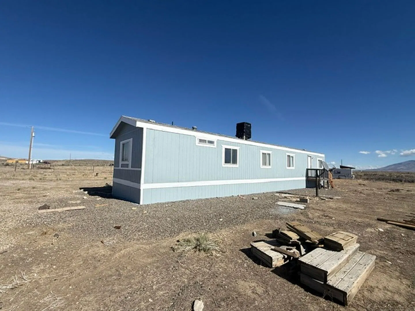 Quiet living just outside of Elko — Photo 1